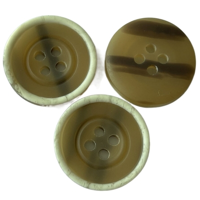 Plastic Laagknopen met het Witte Achter34l 4 Gat van Rim Imitation Horn Desgin On voor Laag