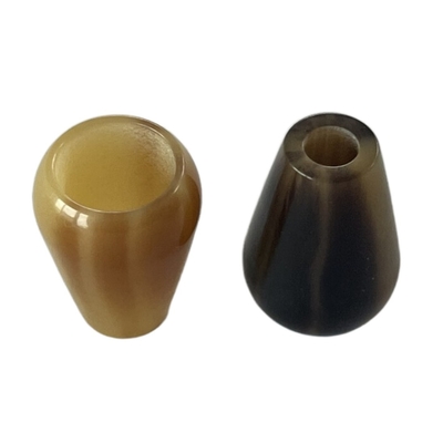 De buitensporige Plastic Knopen van Koordeinden met van de Hoorneffect Aangepast Grootte en Kleur Gebruik op het Materiaal van Hoodie DIY