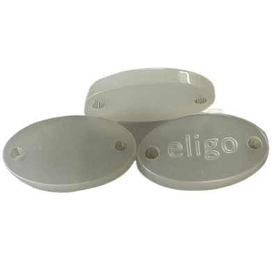 De Ellips Buitensporige Plastic Knopen van het kentekenontwerp van Witte Kleur met Logo Sew On Type Custom