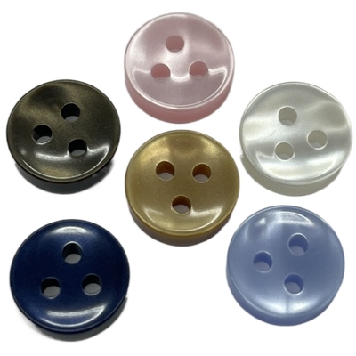 Aangepast van de de Knopen Imitatieparel van het Kleuren Plastic Overhemd Effect 3 Gat 18L