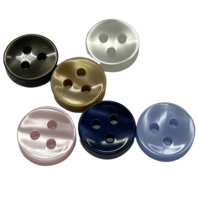 Aangepast van de de Knopen Imitatieparel van het Kleuren Plastic Overhemd Effect 3 Gat 18L