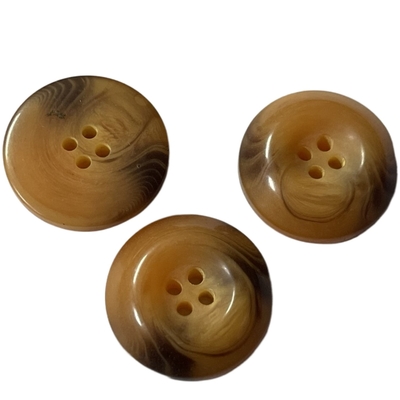 19mm Effect van de Vier Knopenhoorn van de Gaten het Plastic Laag om Bruine Plastic Knopen