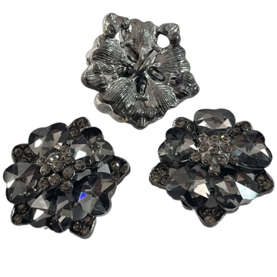 40L de buitensporige Knopen 2.3g van de Metaalsteel met Faux Crystal Use Plastic Flower Buttons