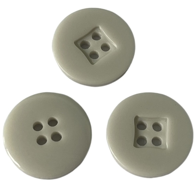 De Knopen Vierkant Centrum 28L Licht Grey For Sewing van de overhemds Plastic Hars